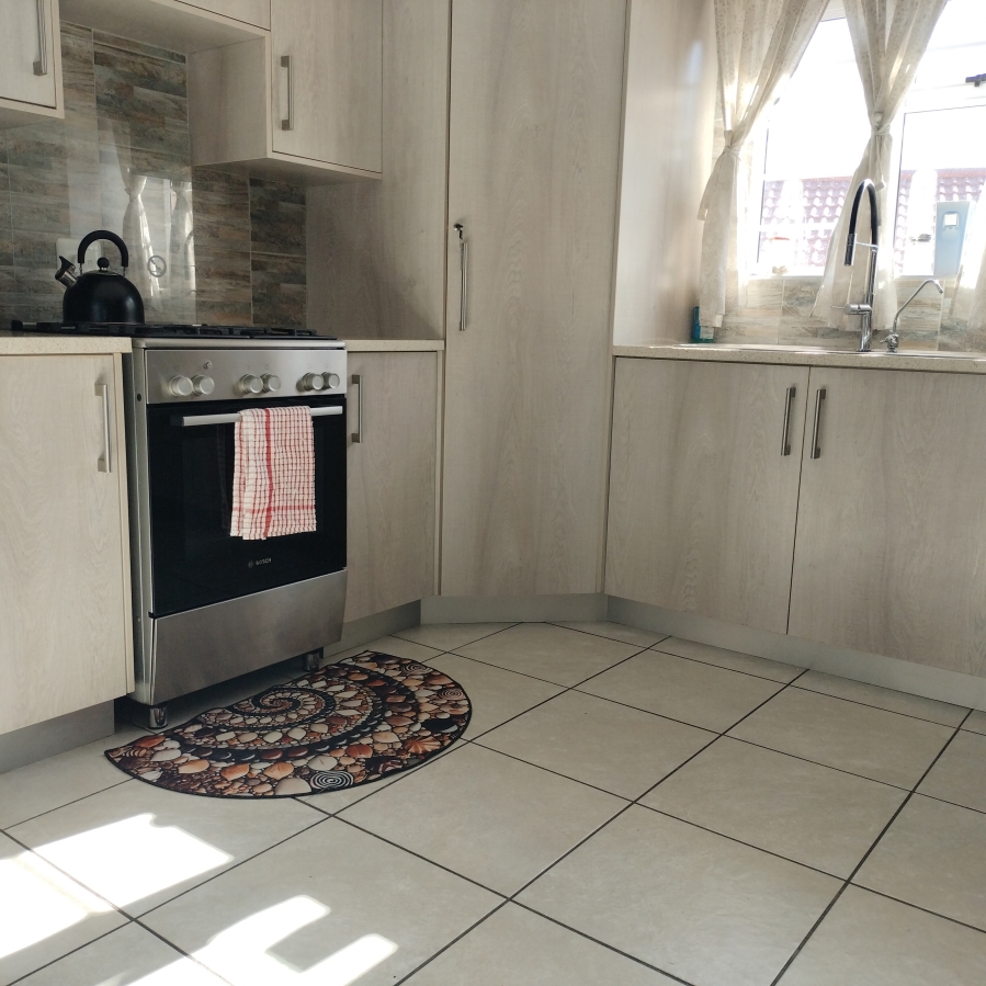 4 Bedroom Property for Sale in Grootbrakhoogte Western Cape